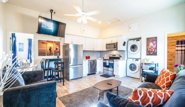 1A- Coolidge AZ 1bd fully furnished w amenities 1A heated pool year round
