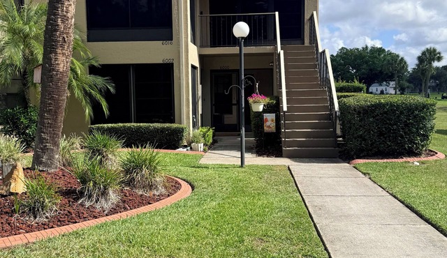 2/2 CONDO IN POPULAR GOLF VILLAGE AT SUN 'N LAKE! Overlooks golf course & pool!