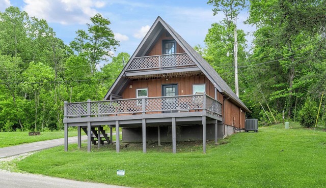 2 Bed, 1 Bath A-Frame Cabin by Cave Run Lake