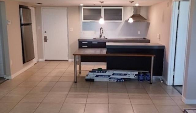 2-bedroom/2 bathroom condo in fabulous Clearwater with AC & fitness room.