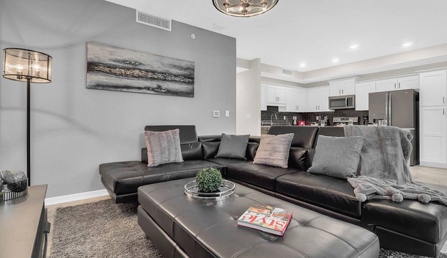 2 Bedrooms/2 Bathrooms/Storey Lake (3120-106 PC)