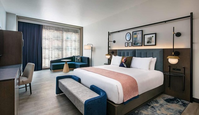 2 Relaxing Units Close to National Gallery of Art! City View, Pet-friendly!
