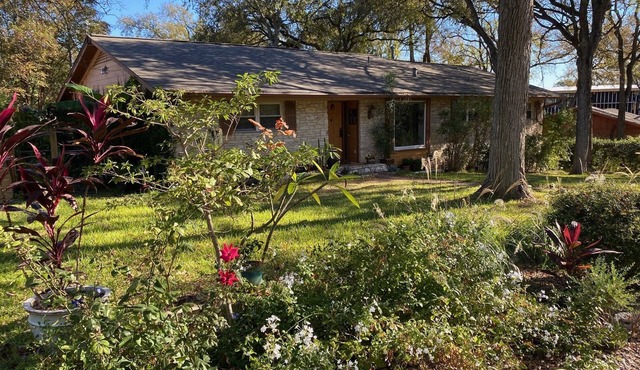 2 Room Suite In Beautiful Barton Hills-Perfect for SXSW, ACL and Barton Springs