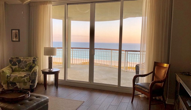 3 Bedroom/3 Bath with Panoramic Beachfront View!