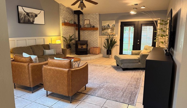 3-bedroom house in fabulous Farmington with big backyard for hosting