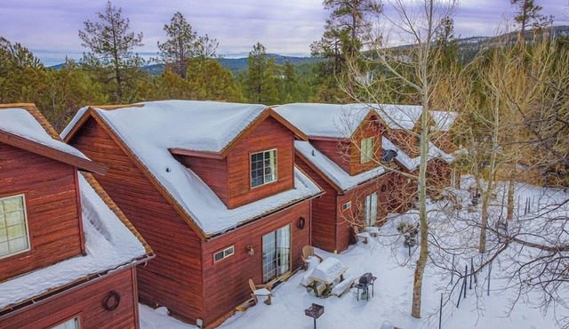 3 Cabins with Kitchens+Gameroom&Playground