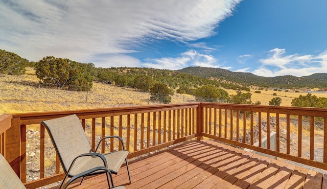 3 Mi to Trails: Secluded Eagar Cabin w/Mtn Views!