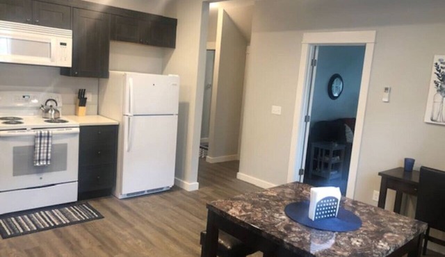 3143 Dover #1 · Modern Apartment High End Finishes & Washer/Dryer In-unit.