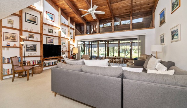 3BR/2BA Monthly Rental in Oldsmar near Honeymoon Island, Palm Harbor, and Dunedin