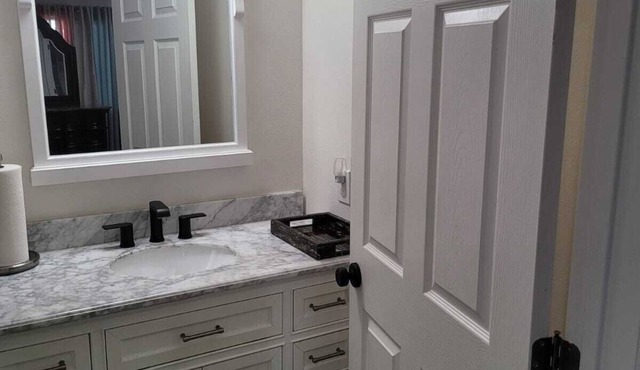 4 Bedroom/3Full Bath/LAX/Carson/Long Beach/Torrance/Hawthorne/Los Angeles
