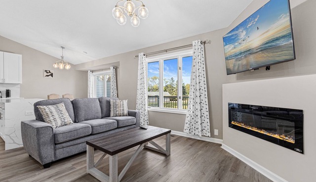 4B Modern Home in Eagan in Eagan