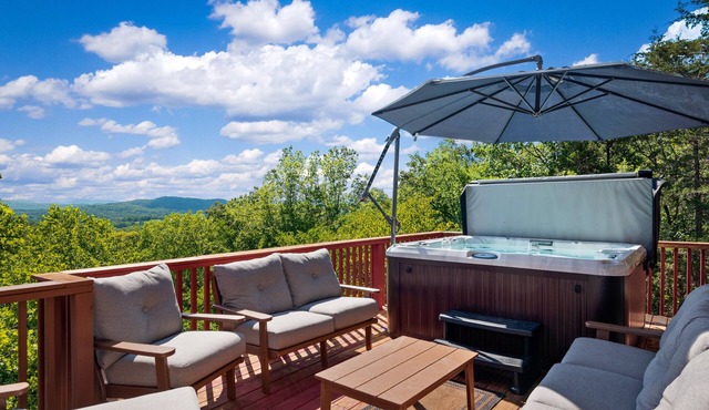 4Bdr Secluded! Hot Tub, Pool Table, & Spectacular Views.