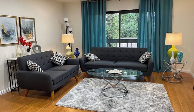 7. Marvelous 2-Bd 2-Bath Apartment City Center