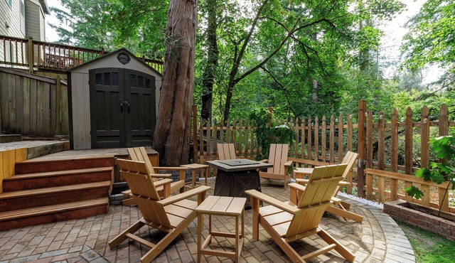 7BR Estate, Mt Hood Skiing Base Camp, Sleeps 16 - Pets, Fire Pit, Indoor Jacuzzi