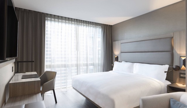 AC Hotel by Marriott Boston Cleveland Circle