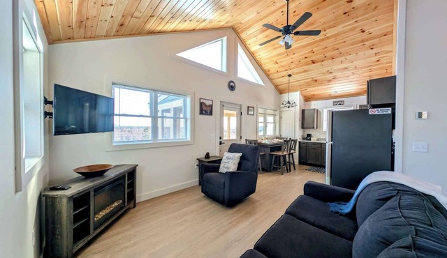 Acadia Sunset Cabin: Pond, Beach & Firepit