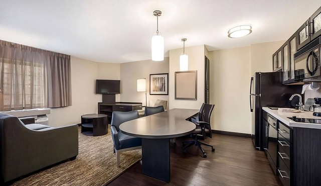 Affordable Getaway! 3 Classy Units, Short Drive to Old Town Albuquerque