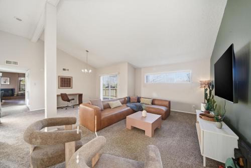 Albuquerque Escape - Hot Tub Atrium home