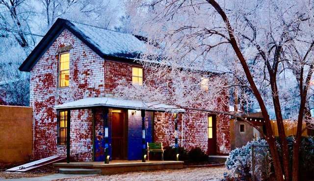 Amazing Historic 1800s Carriage House