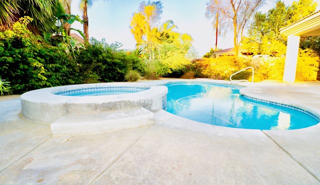 An Elegant Palm Desert Home, Great Nightly Rate!