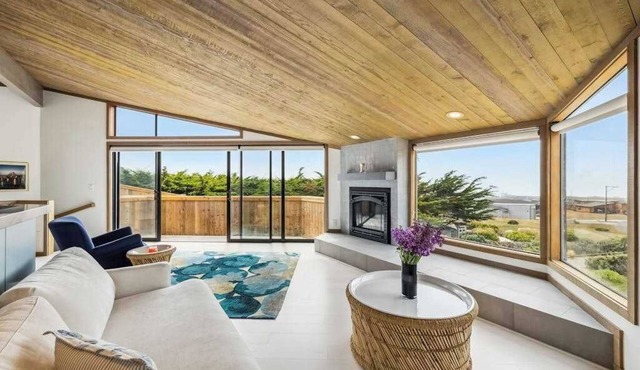 Architect-Designed Bodega Bay Home w/Ocean Views & Hot Tub - 2 King Suites