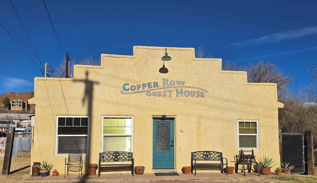 Artsy&Historic 3BR+3BA On site parking! No Stairs!