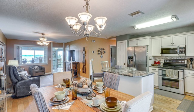 Auburndale Vacation Rental w/Yard & Lake Views