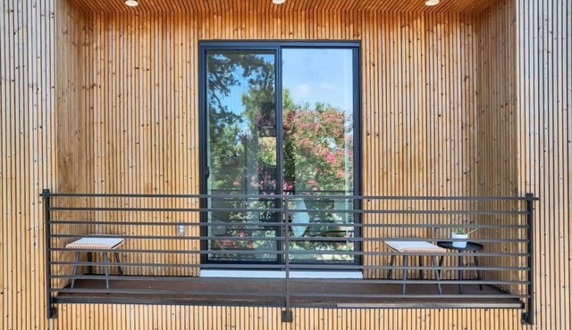 Austin's Stylish Treetop Walkable Retreat!