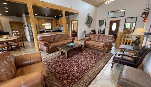 Authentic Colorado! get away from the crowds! 3 acre dog run on 17 acre property
