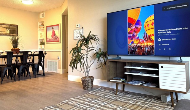 Balloon Route 66/Pool/Gated/Covered Free Parking/Playground/Centrally Located