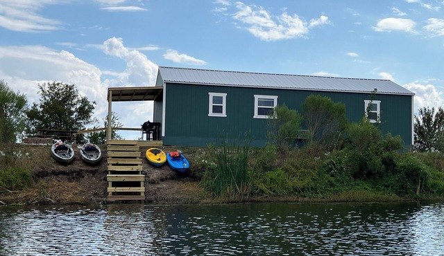 Bass Lodge - Lakefront - New
