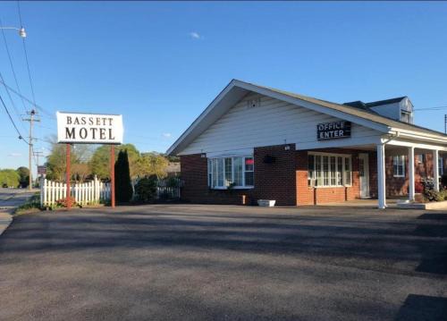 Bassett Motel