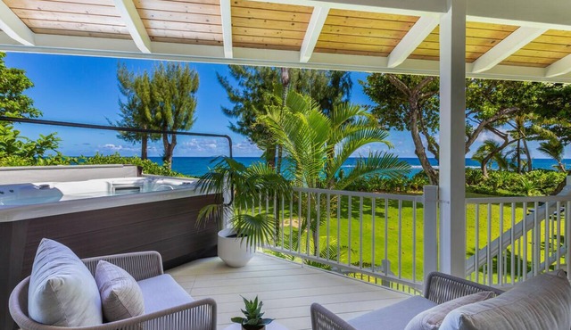 Beachfront Haena home with A/C - Near Tunnels Beach