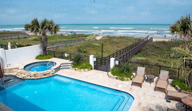 Beachfront Private Home with Heated Pool & Spa