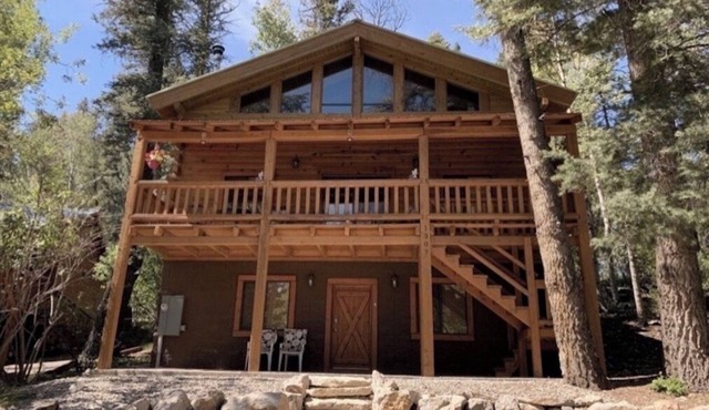 Bear Paw Cabin near Lincoln National Forest 2,400 sq. ft.