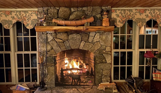 Bearcamp Riverfront Dream Hot Tub Storybook Setting #BearcampBungalow