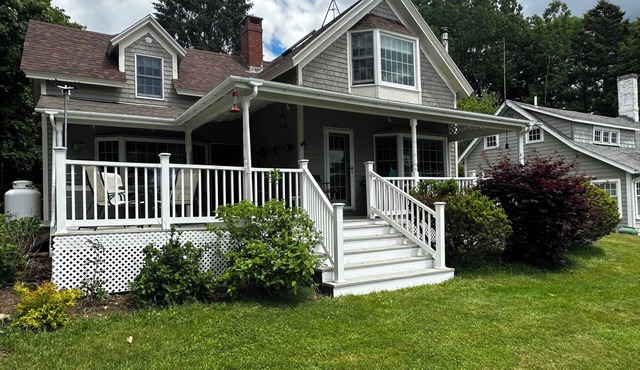 Beautiful 3-bedroom House in South Brooksville Perfect for Relaxing Stays