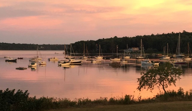 Beautiful Antique Waterfront Property On Round Pond Harbor - Sleeps 7