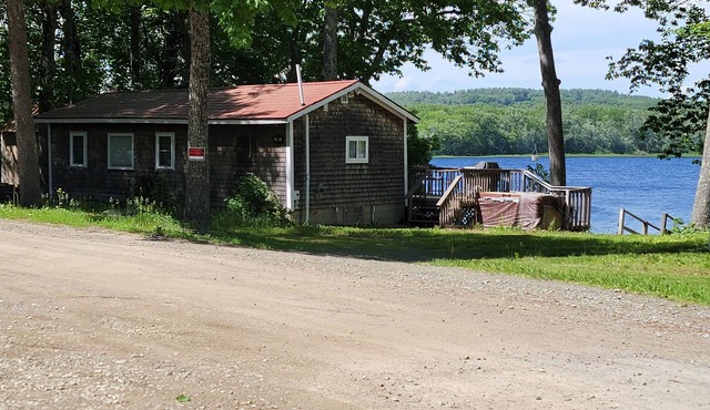 Beautiful lake side cottage