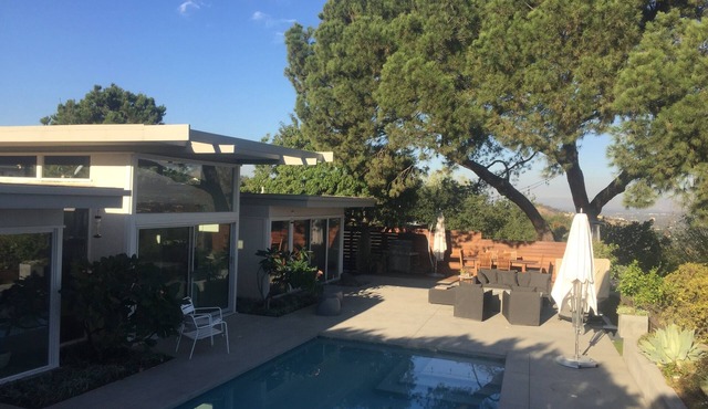 Beautiful Mid Century Modern in Los Angeles in the Hollywood Hills