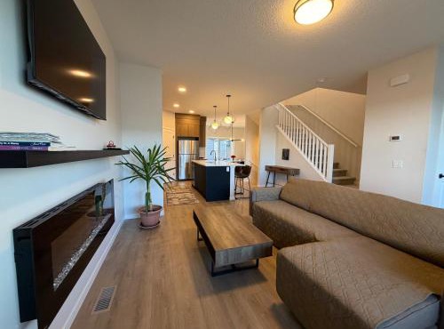 Beautiful New House in Alpine Park, Calgary