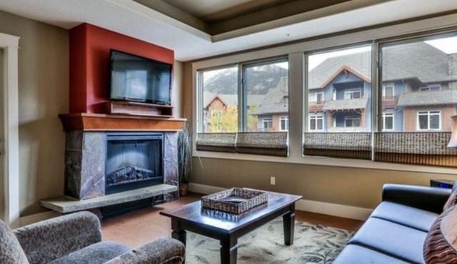Beautifully Appointed Entire Condo in Canmore!n