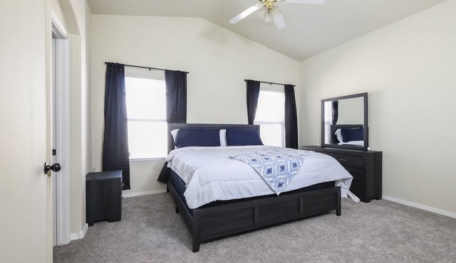 Beautifully decorated - Gated Community