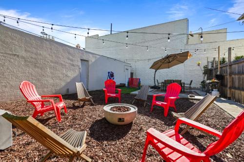 Belmont Shore Getaway with Hot Tub and Firepit