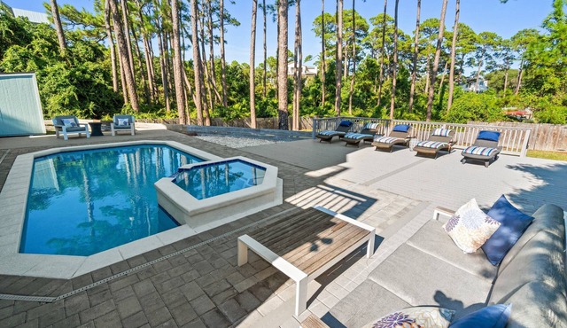 🏆 BEST VALUES 30A Private beach & Private Heated Pool, fenced yd, bikes, pets