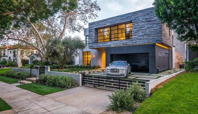 Beverly Hills Majestic Modern Mansion