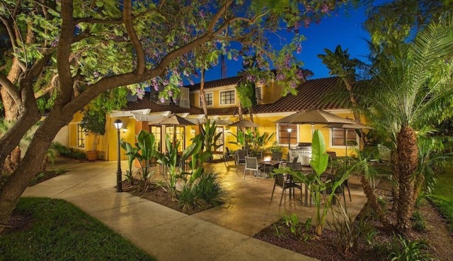 Bi-Level Loft, Clementine Hotel & Suites, Full Kitchen, Near Disney - 2 Units