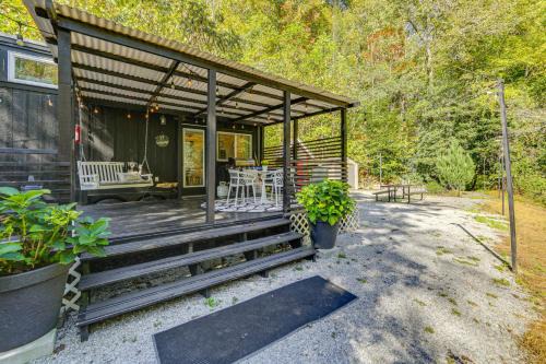 Blue Ridge Mountain Tiny Home: Escape to Nature! in Marion