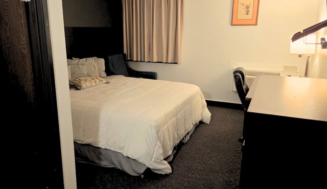Blue Way Inn By Jasper Hutchinson - Standard 1 King Bed Non Smoking