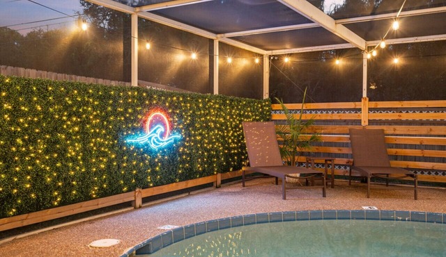 Boho Heated Pool House w/Gym <20min to Beaches!